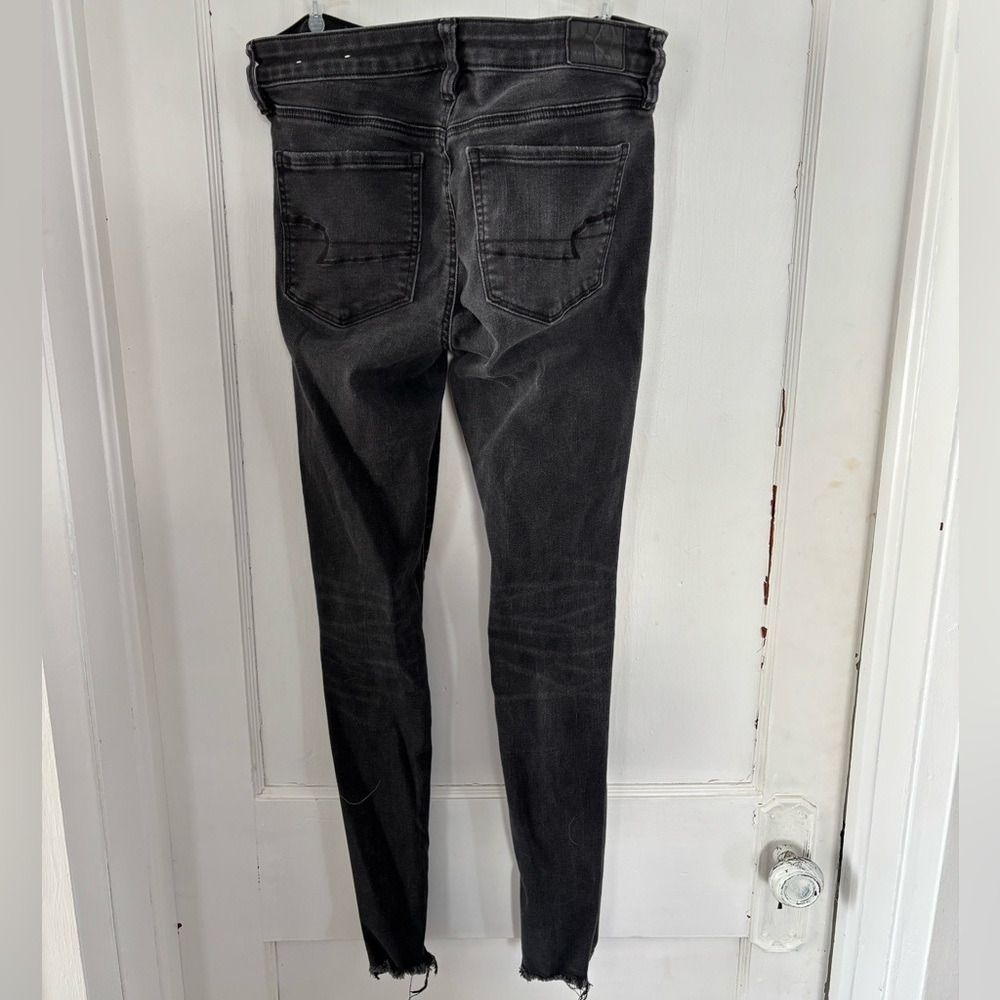 American Eagle Next Level High Waisted Jegging 10 Regular | Black Distressed - Picture 3 of 8